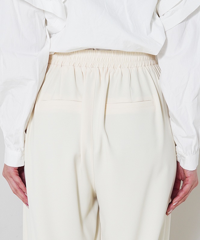 ハイウウェストタックパンツ