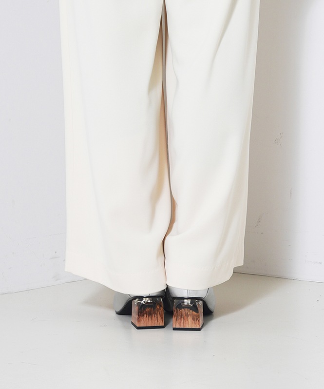 ハイウウェストタックパンツ