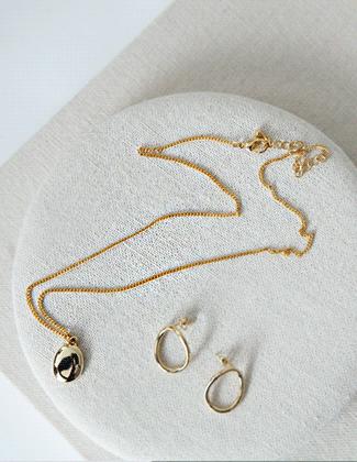 ラウンドゴールドペンダントネックレス