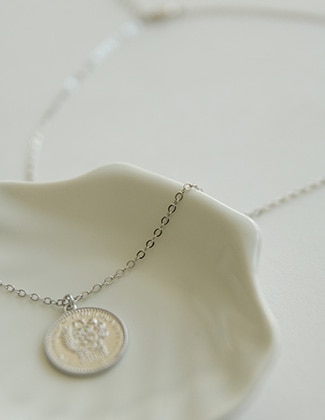 シルバーサークルパンダントネックレス