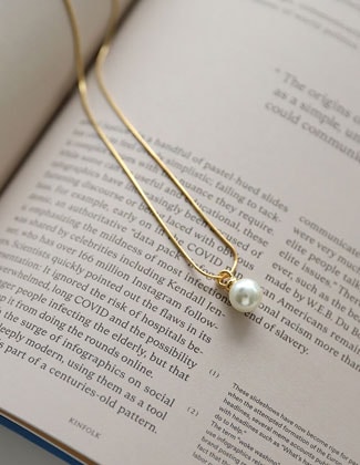 アールストーンボールゴールドネックレス