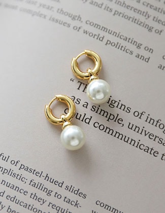 パールラウンドワンタッチピアス