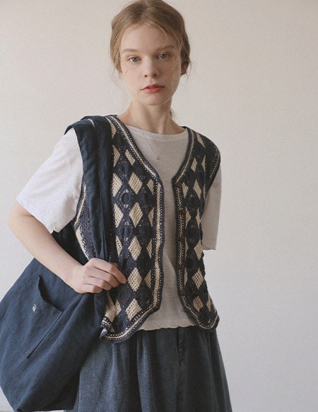 ネイビーかぎ針編みベスト