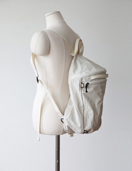 リブンカジュアルナイロンバックパック