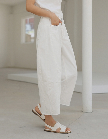 🌈[RR]576ホワイトクロップドパンツ