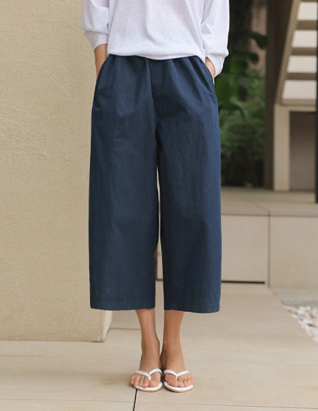 ルーズフィット8分丈バンディングパンツ