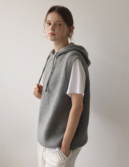 エルフフードニットベスト