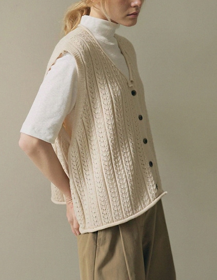 ルオアイレットニットベスト