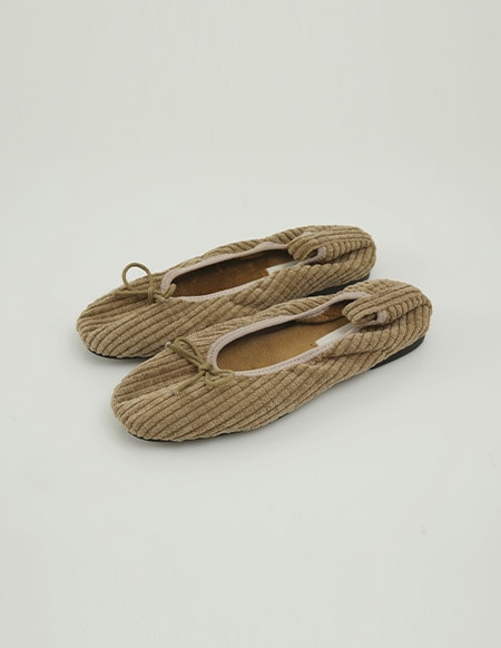 アンドコーデュロイリボンフラットシューズ