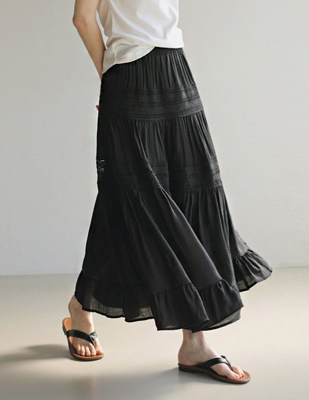 フリルレースのティアードスカート