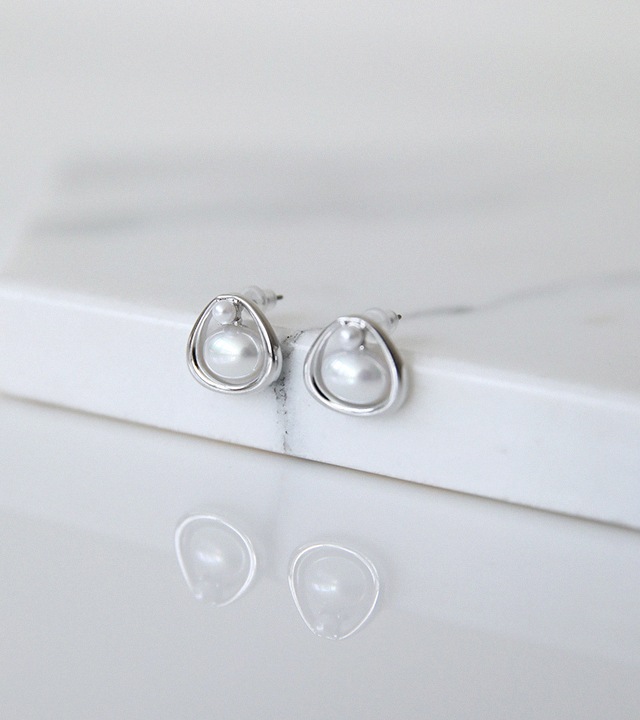 ドロップシルバー＆パールピアス