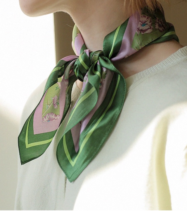 リアフラワーシルクスカーフ
