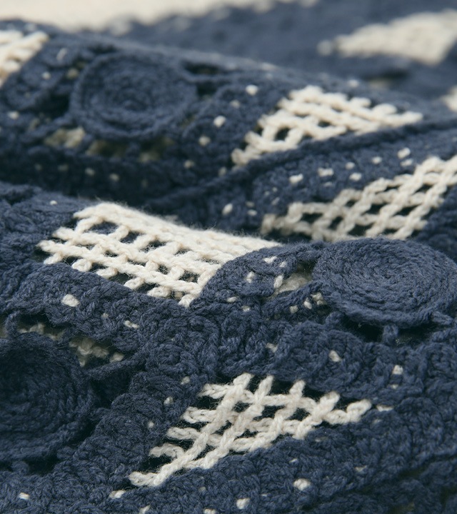 ネイビーかぎ針編みベスト