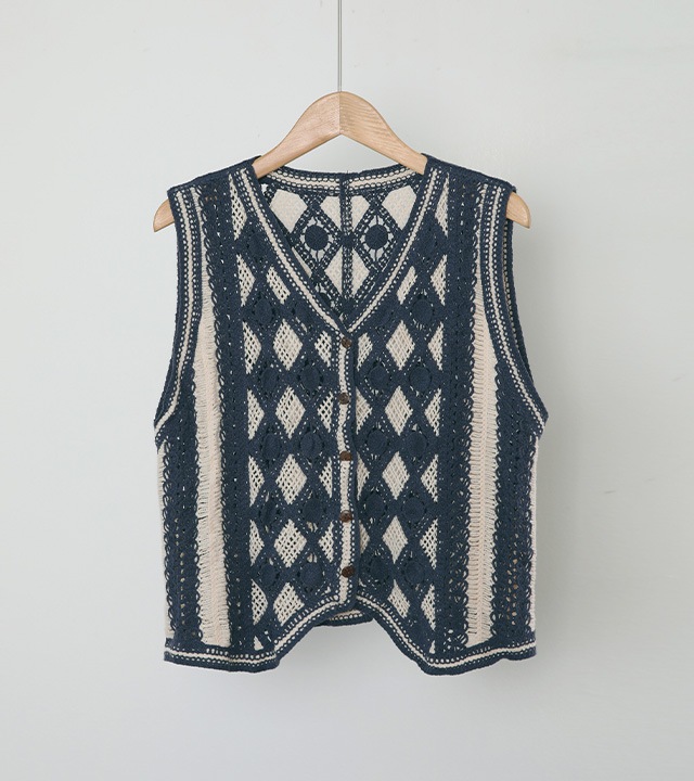 ネイビーかぎ針編みベスト