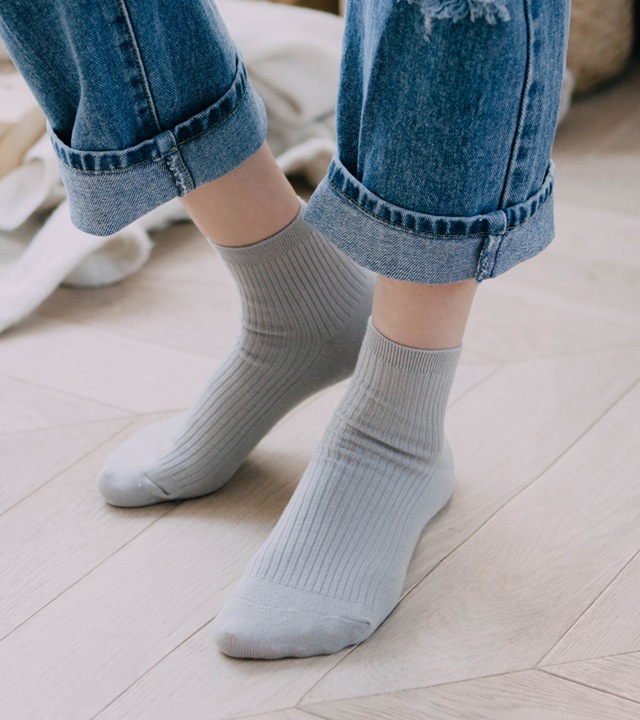 ダッフィーベーシックセミコールゲートカラーソックス