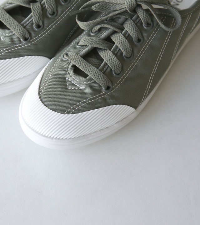 ベイクライトウェイト四季スニーカー