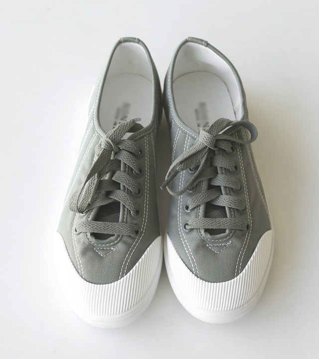 ベイクライトウェイト四季スニーカー