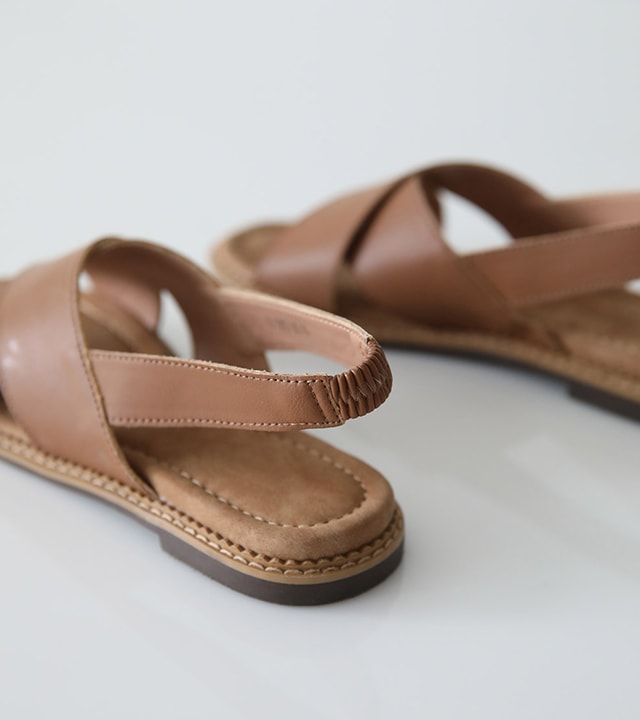 エディストラップバンディング牛革サンダル