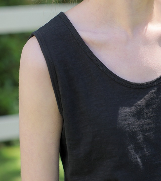 [RR]カッティングラウンドウォッシュ袖なしトップス