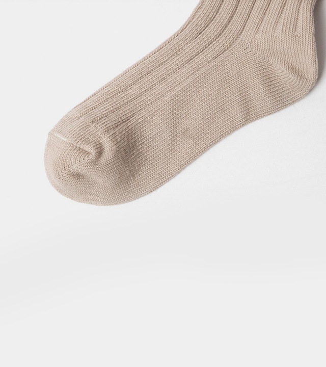 モリーソリッドウッドリブ編みソックス