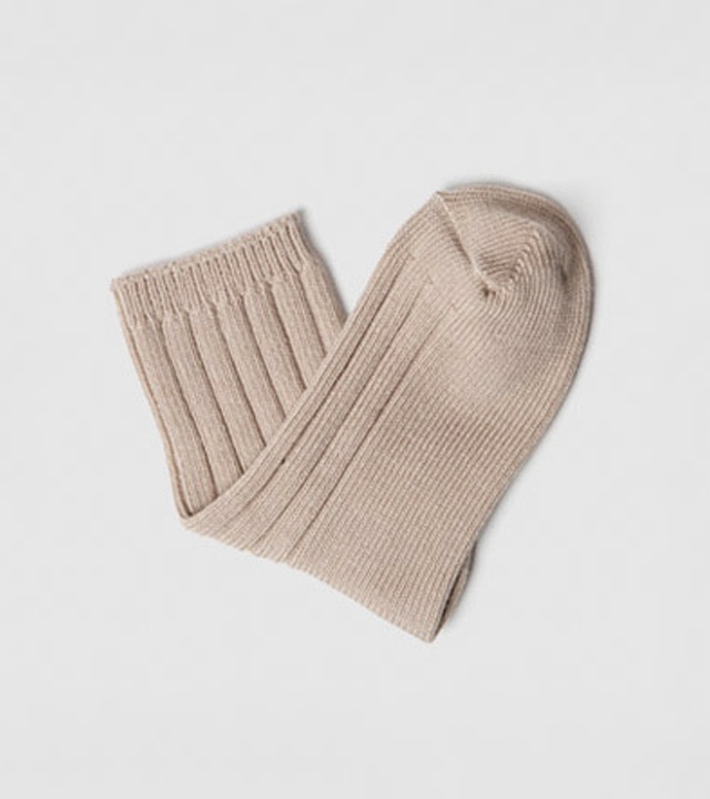 モリーソリッドウッドリブ編みソックス