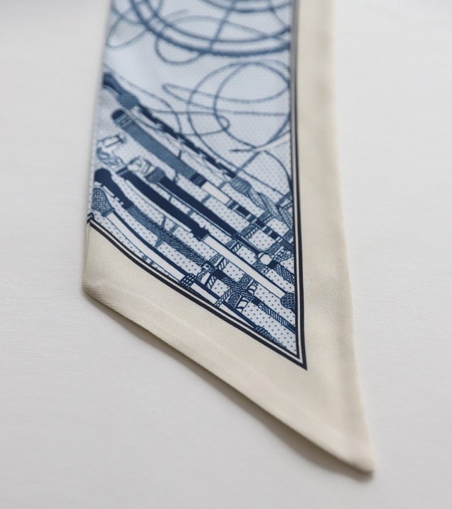 ラインツイリースカーフ