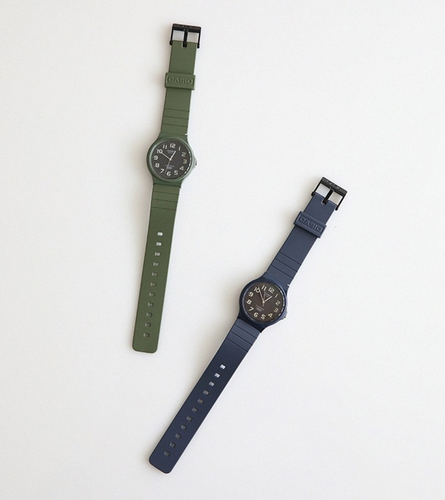 カシオカジュアル腕時計(ネイビー)