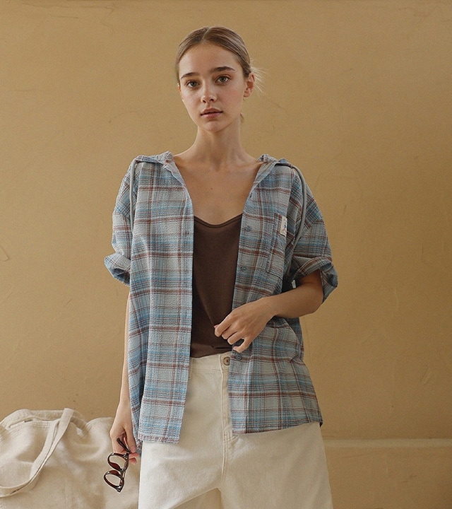 チェックフード付きシャツ