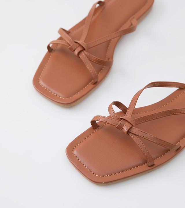 ドゥーイングストラップスリッパ