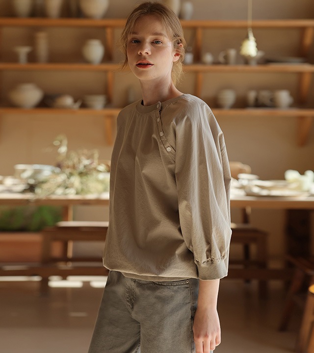 🌈[RR]ボタンシボリブラウスマンツーマン