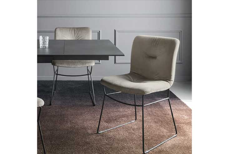 カリガリスグレー ダイニングチェア 2脚セット