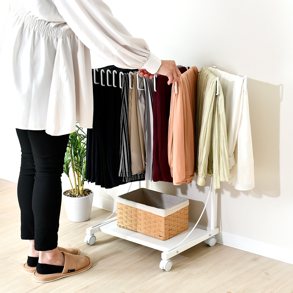 スラックスハンガー高さ伸縮式【12本掛・棚板付き】