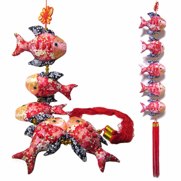 梅柄チャイナボタン魚飾り 5個 送料無料 沖縄700円 可愛い 春節 お魚 鯉 チャイナ グッズ 中国 中華街 レトロ 雑貨 昭和 アイテム お土産 ギフト 誕生日 プレゼント グッズ 伝統工芸 中国土産 Ro04 インテリア 置物 飾り 風水 太極拳 中国雑貨 中国衣料
