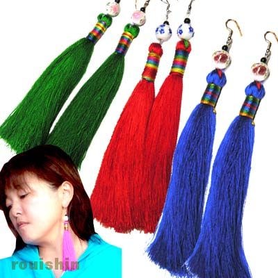 少数民族 工芸 長いタッセル(ふさ)のアクセサリー山岳民族長房ピアス