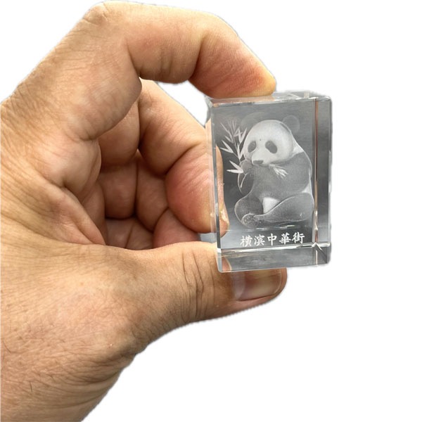 レーザー彫りクリスタル 横浜中華街 パンダ 置物小 43mm｜ぱんだグッズ