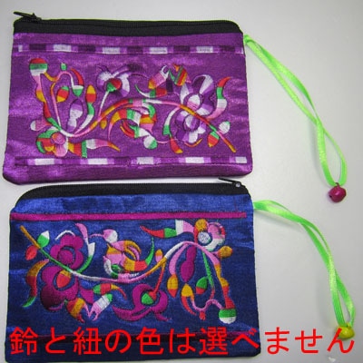 こ　ポーチ　民族 ていねいに刺繍されたモン族のポーチ。 数あるモン族刺繍の