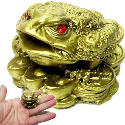 翡翠のカエル彫刻 翡翠のカエル彫刻 翡翠 カエルの彫刻 約10cm 翡翠 カエル