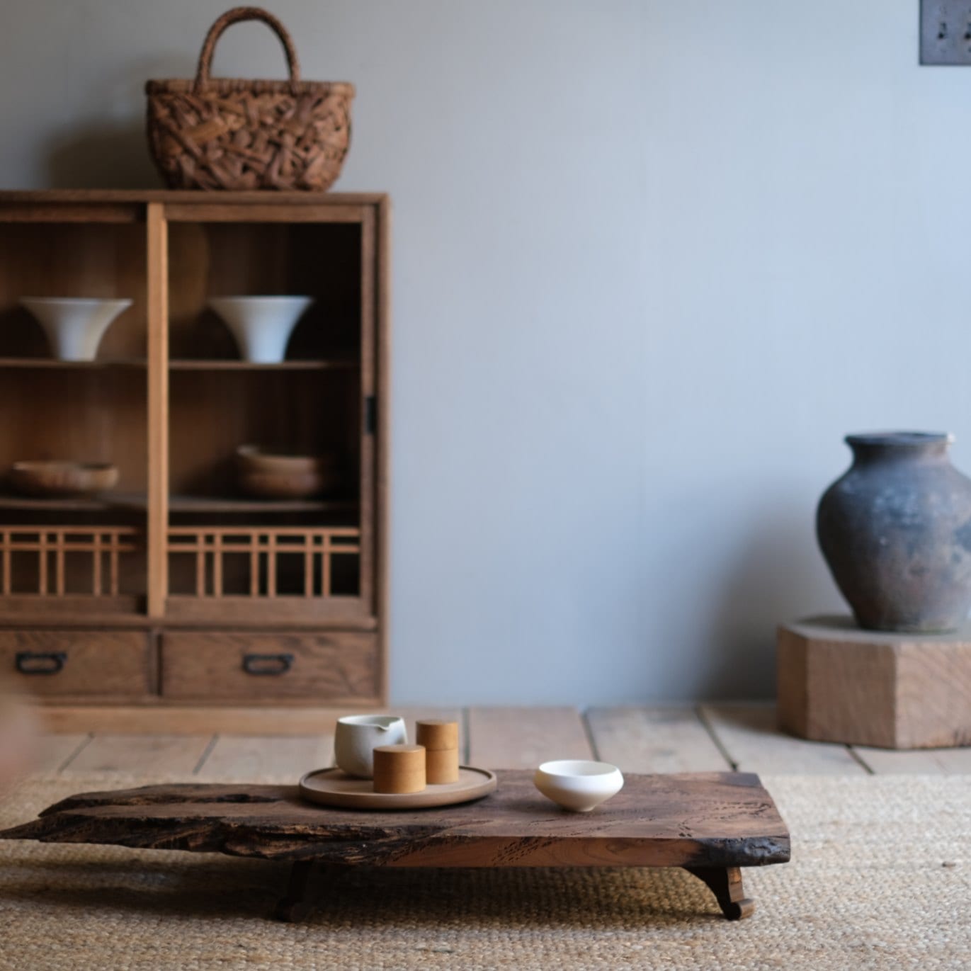 自然造形の展示台｜すべての商品｜古家具・アンティーク家具 R-select