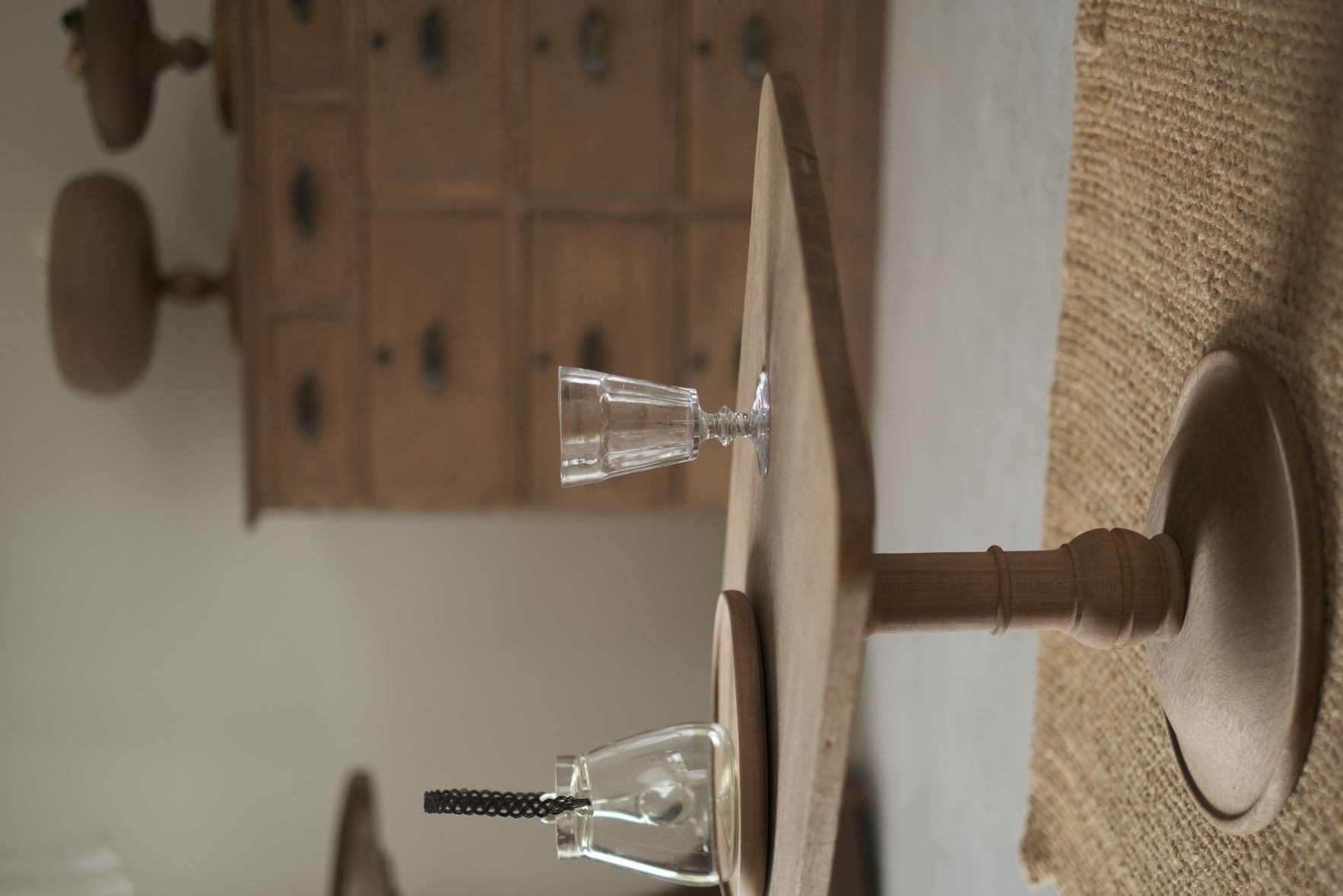 ろくろ脚のコンパクトテーブル｜展示台｜すべての商品｜古家具