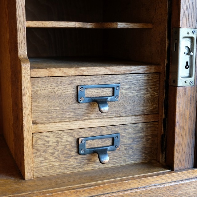 アンティーク木製スライド式蛇腹 ジャバラ扉4段引き出し収納 店舗什器 アンティーク木製スライド式蛇腹 ジャバラ扉4段引き出し収納 店舗什器