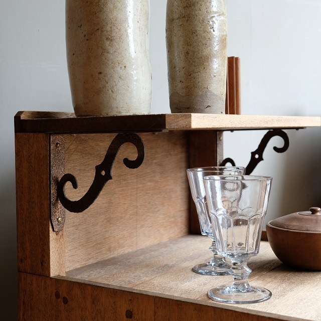 �����ɥơ��֥롡��Ǽ�դ���