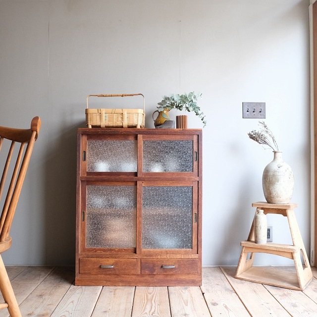 ガラス棚　（ビンデージ・古家具） おばあちゃん家にあったような、昔ながらの茶箪笥♪Japanese Vintage 木製ラック・ウッドラック
