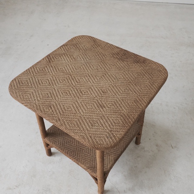 �����ɥơ��֥�����Ԥ�