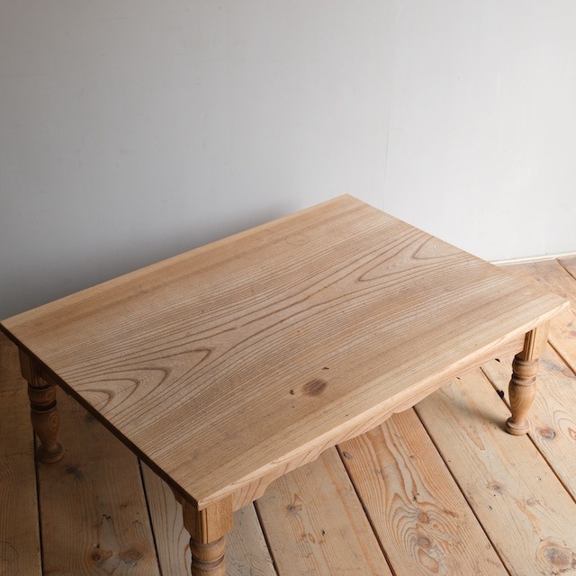 �����ơ��֥롡������