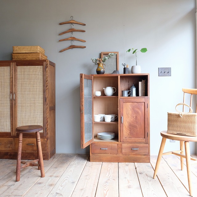 アシンメトリーキャビネット ダイヤガラス | 古家具,棚類 | R-select