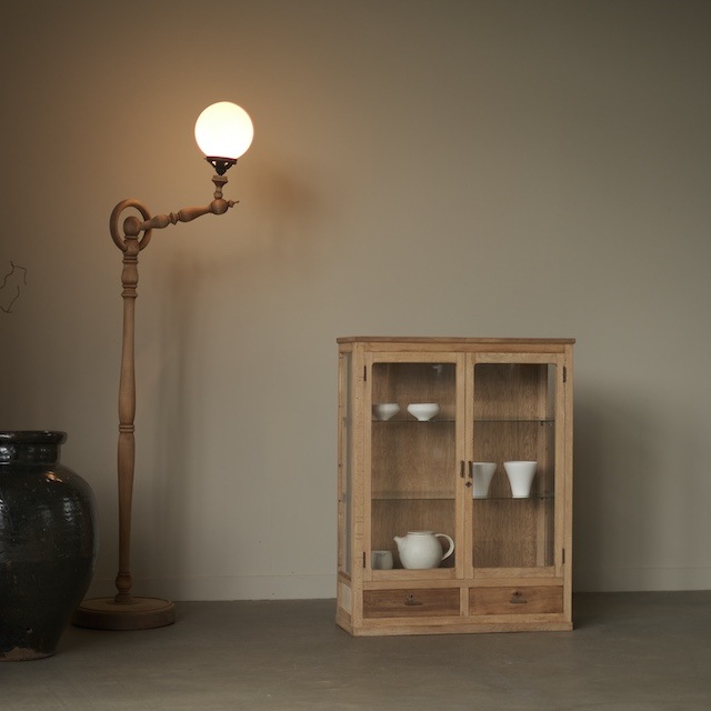 ナナコです！花梨無垢 螺鈿細工 三面ガラス キャビネット キャビネット ガラス扉 ガラスキャビネット アンティーク スリム