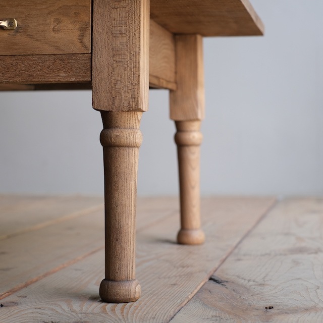 �����ơ��֥롡������