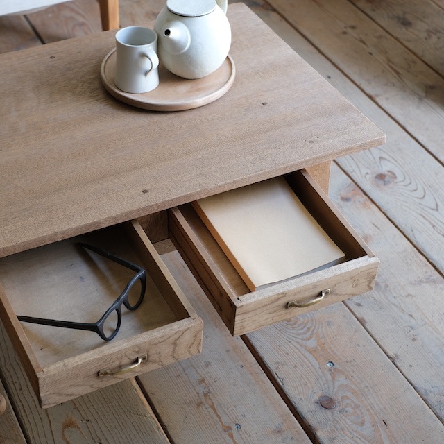 �����ơ��֥롡������