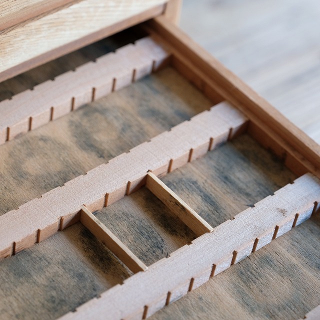 ���ڤ�Τ��롡�����ʰ����Ф�