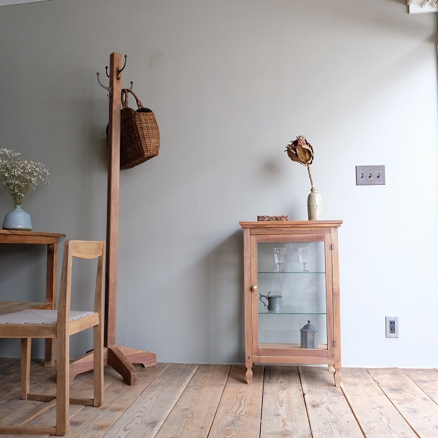 木枠のガラスケース 足付き | 古家具,ガラスケース・ショー